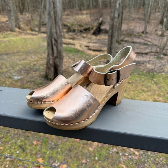 No. 6 Clogs - Picture 1 of 6